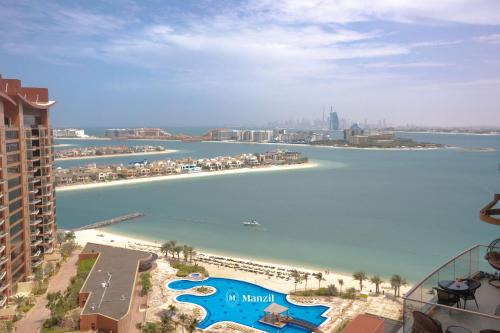 Palm Jumeirah Apartment | Manzil - 3BR in Palm Jumeirah with Private Beach Access & Sea View