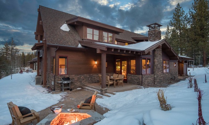 Truckee House | Maple by AvantStay | Modern Mountain Home w/Cozy Fire Pit 15 Mins frm Northstar