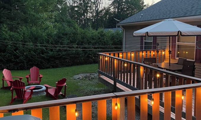 Miller Lake Cottage | Maple Cottage at Miller Lake: Your Serene Nature Escape