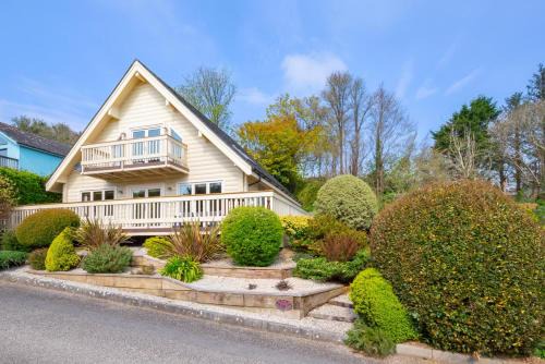 Little Petherick House | Maple Lodge