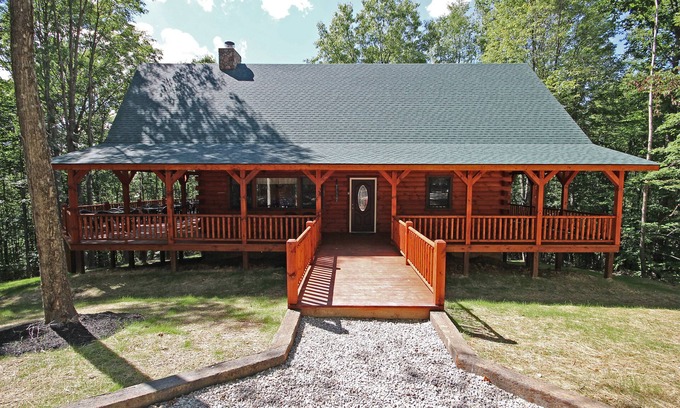 South Bloomingville Cabin | Maple Ridge Lodge - 5-Bedroom Lodge -Hocking Hills