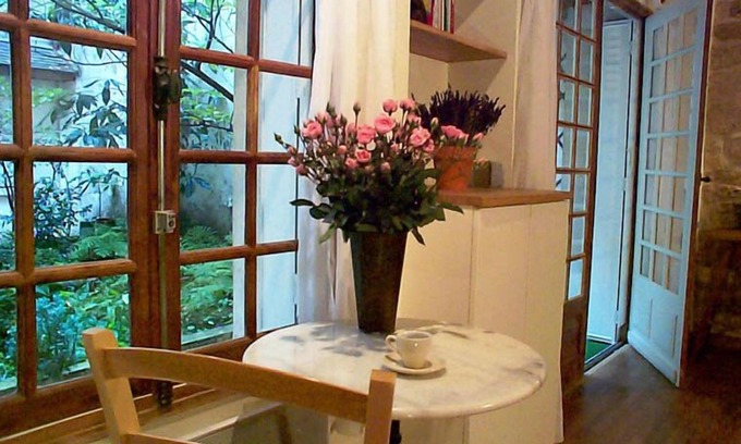 3rd Arrondissement Apartment | Marais - Unique 'Country Cottage in Heart of Paris' Romantic Garden Apartment