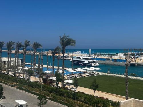El Alamein Apartment | Marassi, Luxury Suite in Address Beach resort, service apartment