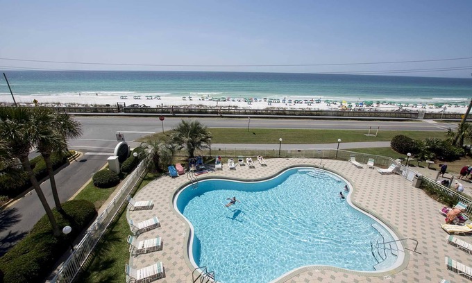 Miramar Beach Condo | Maravilla 2413 1 Bedroom/2 Bath Gulf Front Beach Service