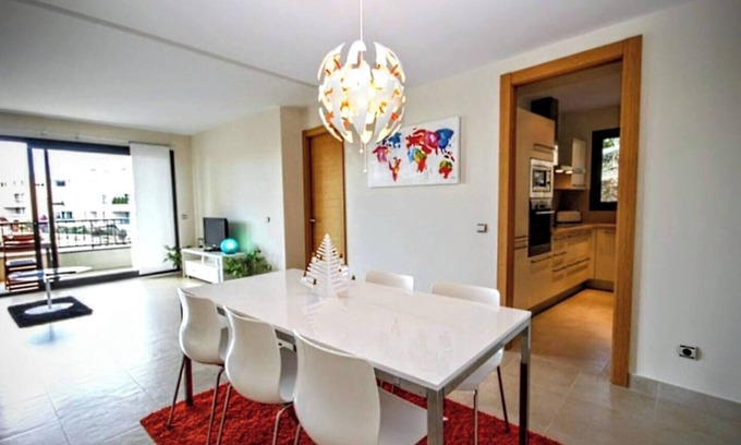 Marbella Apartment | Marbella apartment with 3 pools/gym/garage