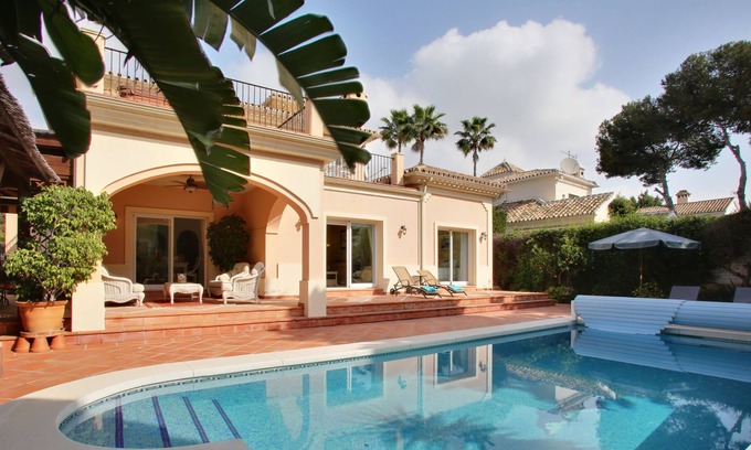Artola Villa | Marbella Private villa /private heated pool. Jacuzzi on request. Beach side