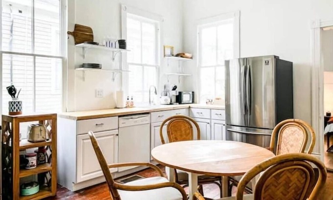 Mobile Cottage | Mardi Gras Historic Montegeux Cottage - Pet Friendly