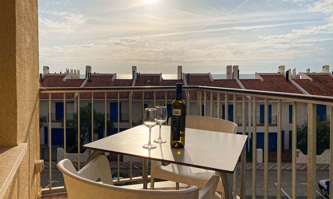 Mas Pinell Apartment | MARE NOSTRUM: Apartment 3 min from the beach