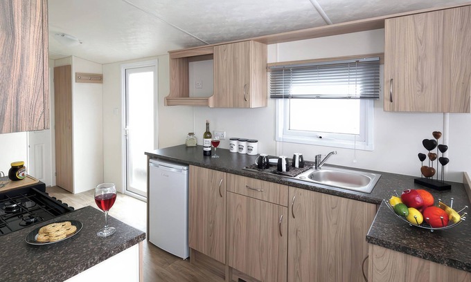 Hayling Island Cottage | MARINER'S MEADOW - HAYLING ISLAND in Hayling Island Holiday Park