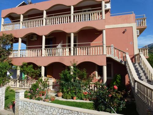 Mousata Apartment | Marinos Studios at Lourdata village