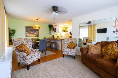 Kerrville Apartment | Mariposa Monarch - Walk to River