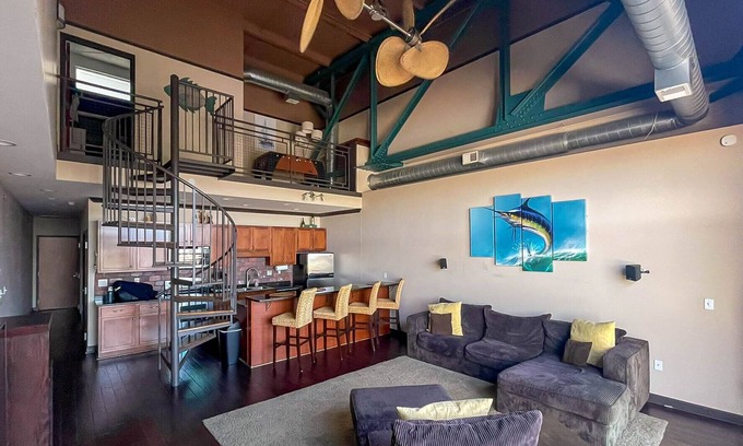 Sandusky Condo | Marlin at the Lake, Condo! Sleeps 10