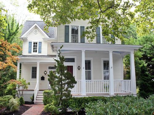 Village Green House | Marlin House