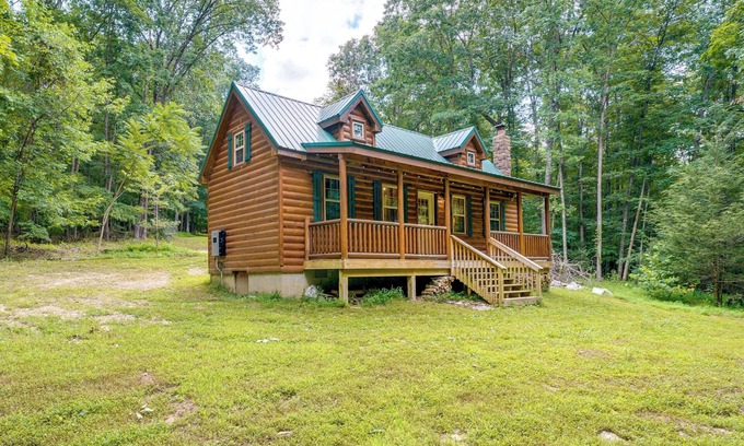 Marlinton Cabin | Marlinton Cabin Rental w/Greenbrier River Access!