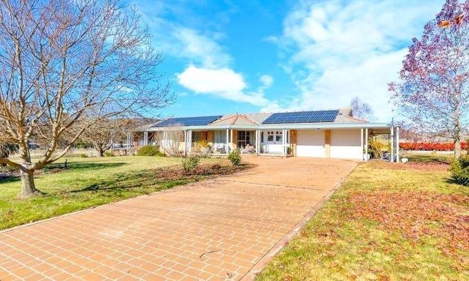 Marrangaroo Other | Marrangaroo Meadows - Rural Manor, 5 Bedroom, 3 Bathroom, Indoor Swimming Pool
