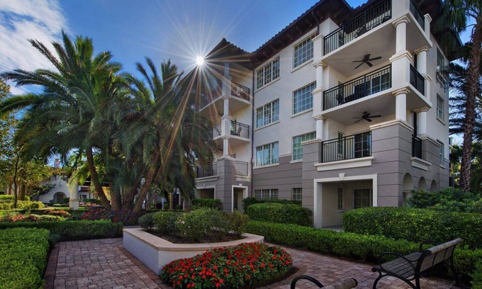 Florida Central Atlantic Coast Resort | Marriott Lakeshore Reserve - 2 Bedroom Unit - Sleeps 8