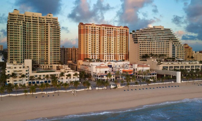 Central Beach Villa | Marriott's BeachPlace Towers (2 Bedroom)