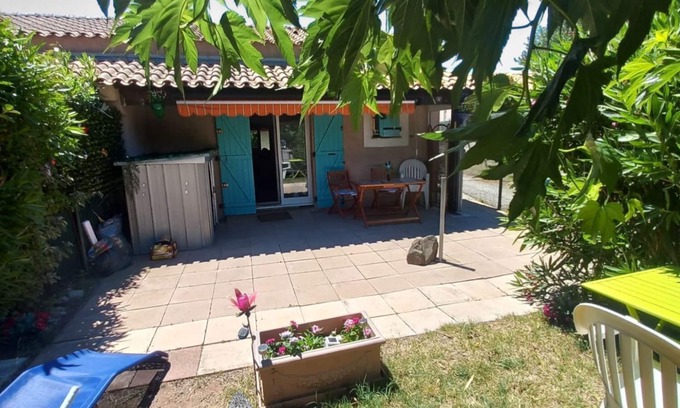 Marseillan House | Marseillan house not overlooked quiet garden terrace in a residence