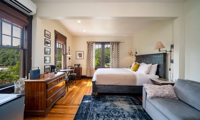 Marshall Cabin | Marshall Inn Riverview Guestroom, Walk Downtown