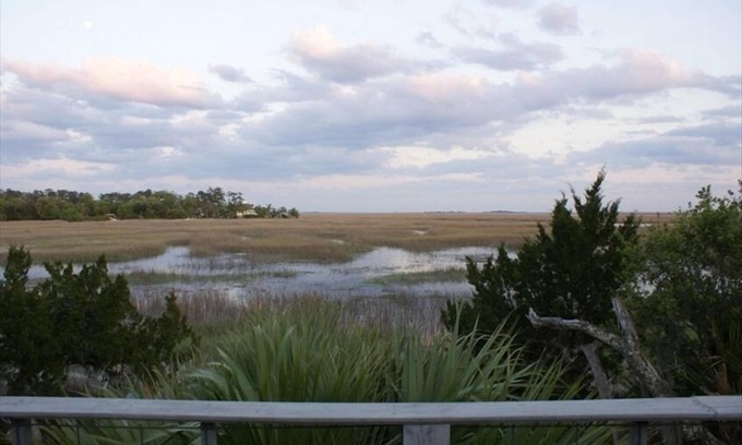 Meridian House | Marshbreeze.on Tidal Creek with Marsh View