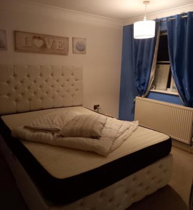 Martham House | Martham room with ensuite