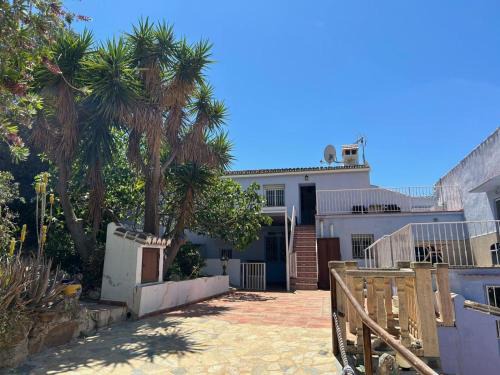 Alora Apartment | Marumundo