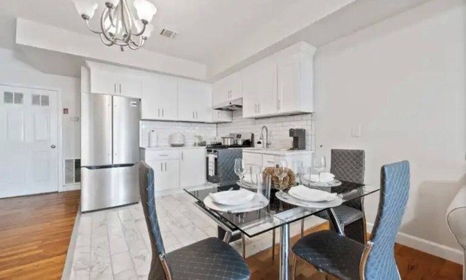 Weehawken Apartment | Marvelous 2-bedroom apartment with AC in Weehawken Township