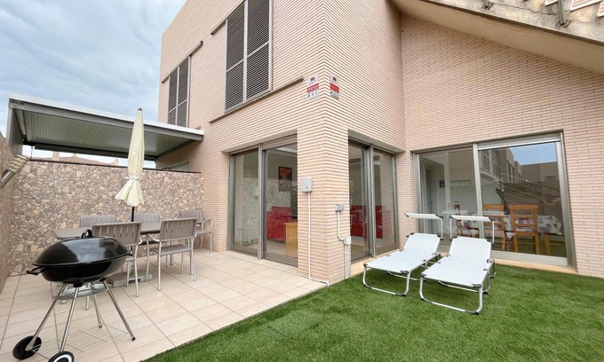 Cambrils House | Mas D´Aguiló - Three Bedroom House, Sleeps 5