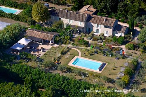 St.-Remy-de-Provence Bed & Breakfast | MAS DES FIGUES -très calme- Certifié Biologique FRBio10-Parc Naturel écologique vivant- piscine 12x6-Copieux brunch paysan méditerranéen du jardin cuisine maison huile d'olive-Agritourisme-Alpilles-Saint Rémy de Provence- du 30 avril au 20 septembre 2026-