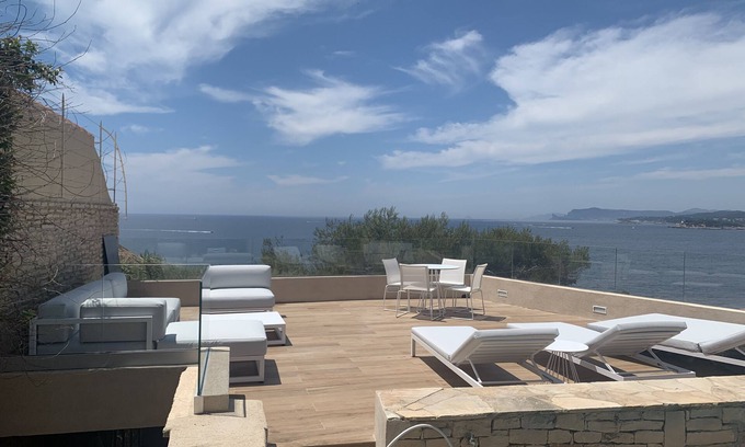 Sanary-sur-Mer House | Mas provençal- 180° sea view with swimming pool