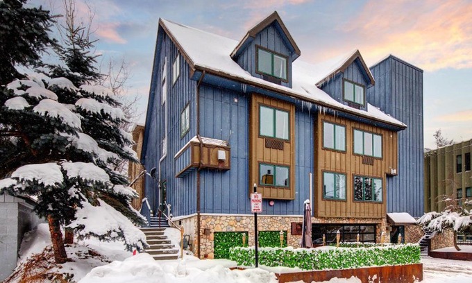 North Park City House | Massive 10 Bed 10 Bath Luxury Mountain Home in Old Town