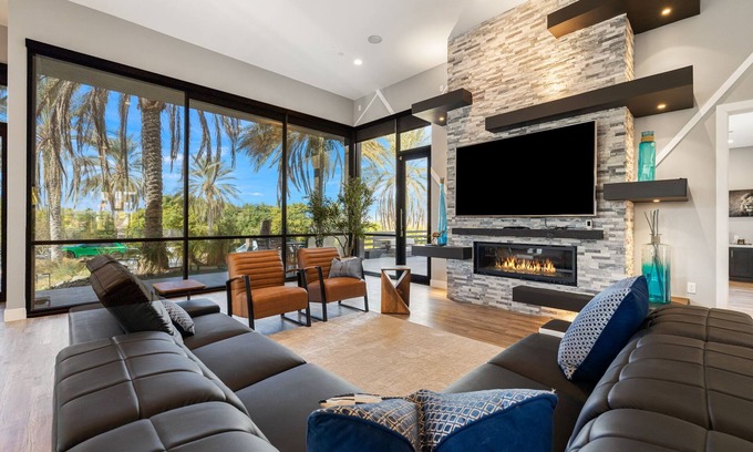 Indio House | Massive Private 9-bedroom 28 bed + all the amenities Estate
