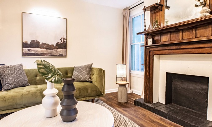 Historic Downtown Savannah House | Massive Victorian House w/Private Courtyard ★ 5APTS/9BDRS ★ Near Forsyth Park
