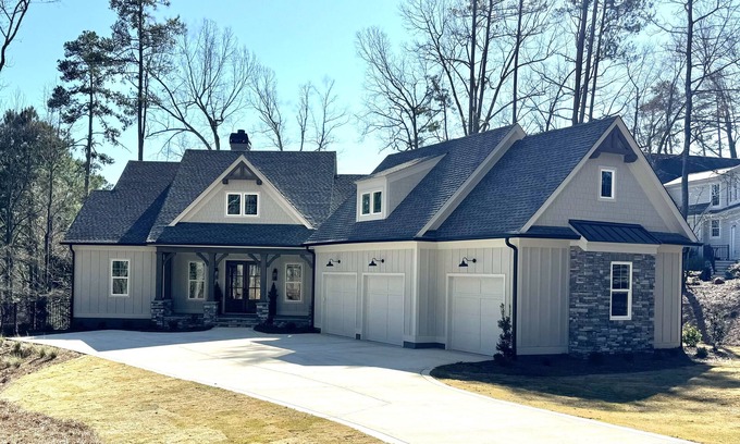 Lake Oconee House | Masters Week & Monthly Rentals - New Home in Reynolds next to Marina Cove
