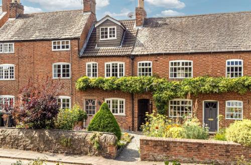 Quorn House | Matchstick Cottage