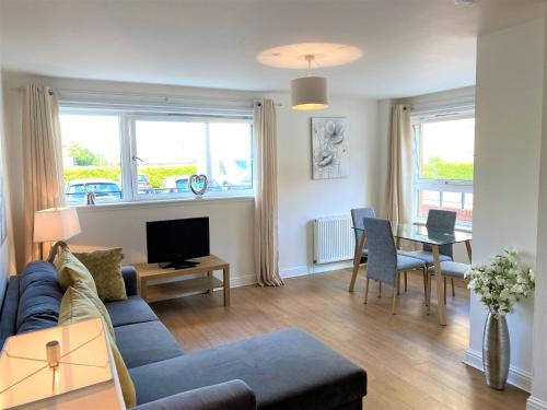 Glasgow Apartment | Mathieson Apartment - 2 Bedrooms