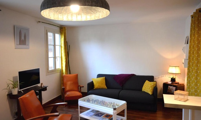 Chartres Apartment | Matin d'été