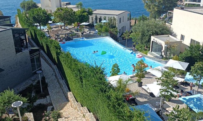 Orikum Villa | Matthews Beach House