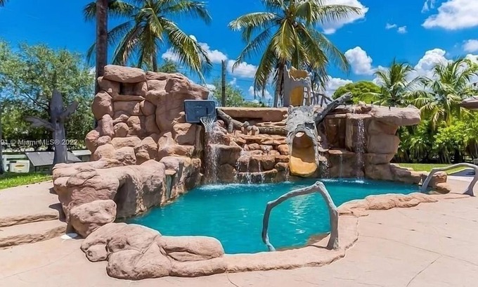 Weston House | Maui Mansion Miami w/resort pool