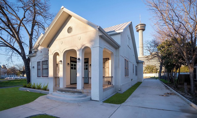 Downtown San Antonio House | MAVA Home- Lavaca District Gem!