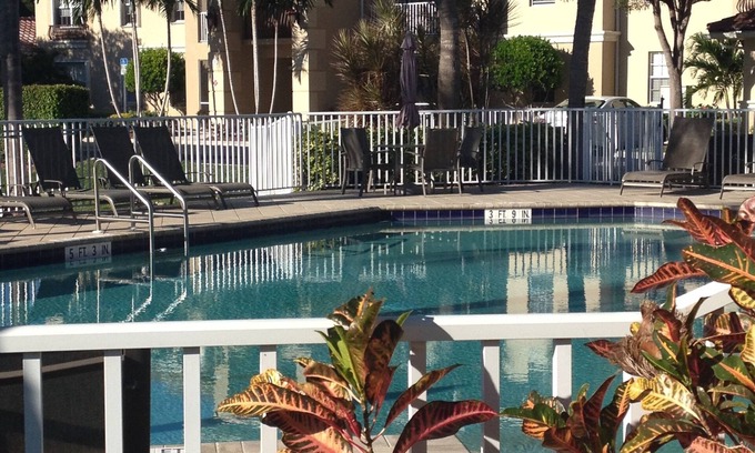 Pelican Condo | May-Nov’24 DISCOUNTED! Ask for rates. Upscale Gated Community! 2+2, pool, gym