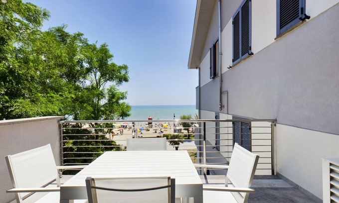 Castiglione della Pescaia House | Mayflower, sea view, parking, 50m from the sea