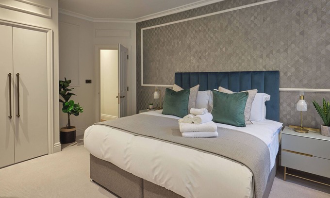 City of Westminster Apartment | Mayfair Darley House by Viridian Apartments