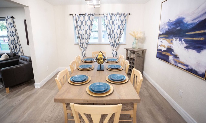 Lake Mary House | Mayfair Forrest Retreat !nCome and Enjoy our Clean and Spacious home sleeps 18!