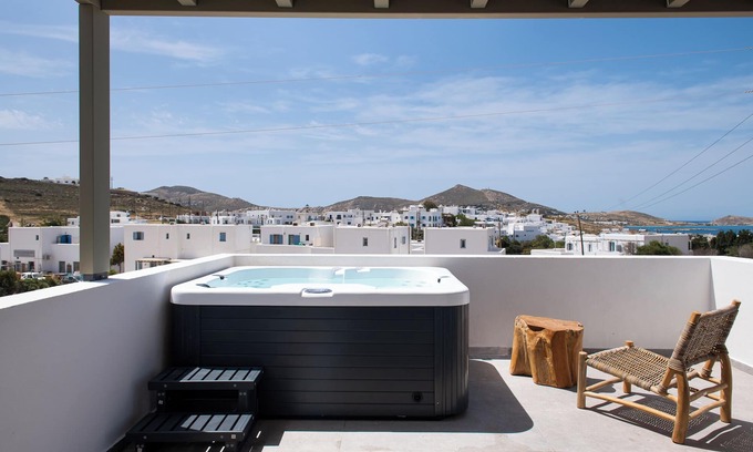 Naousa Hotel | Mazee Paros