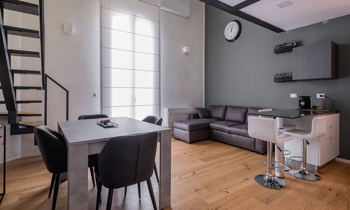 Santo Stefano Apartment | Mazzini Elegant Apartment by Wonderful Italy
