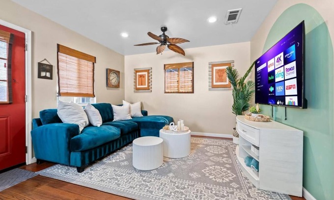 Mission Beach Apartment | MB High Floor Home by Sand with Parking space! n