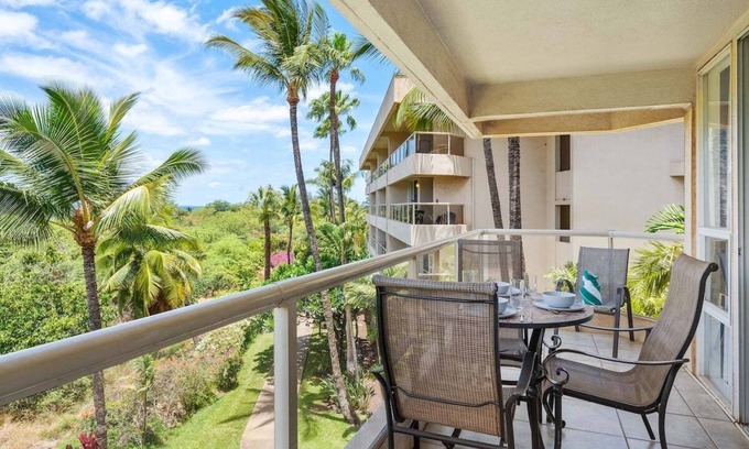 Kihei Condo | MB P301 Remodeled 2BD Condo Across Beach Pool AC