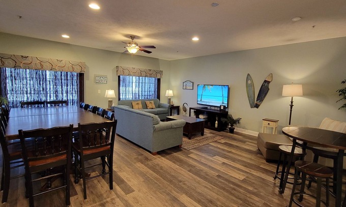 Myrtle Beach Condo | MBV 6Br/5Ba - 304B