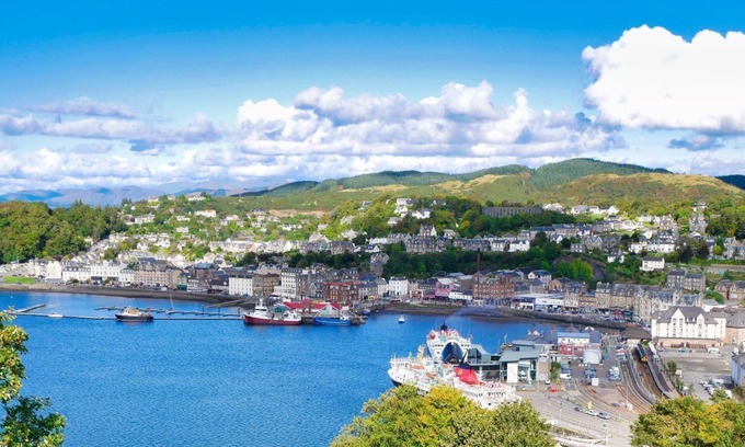 Oban Apartment | McCaig's Tower Apartment - Retreat Group